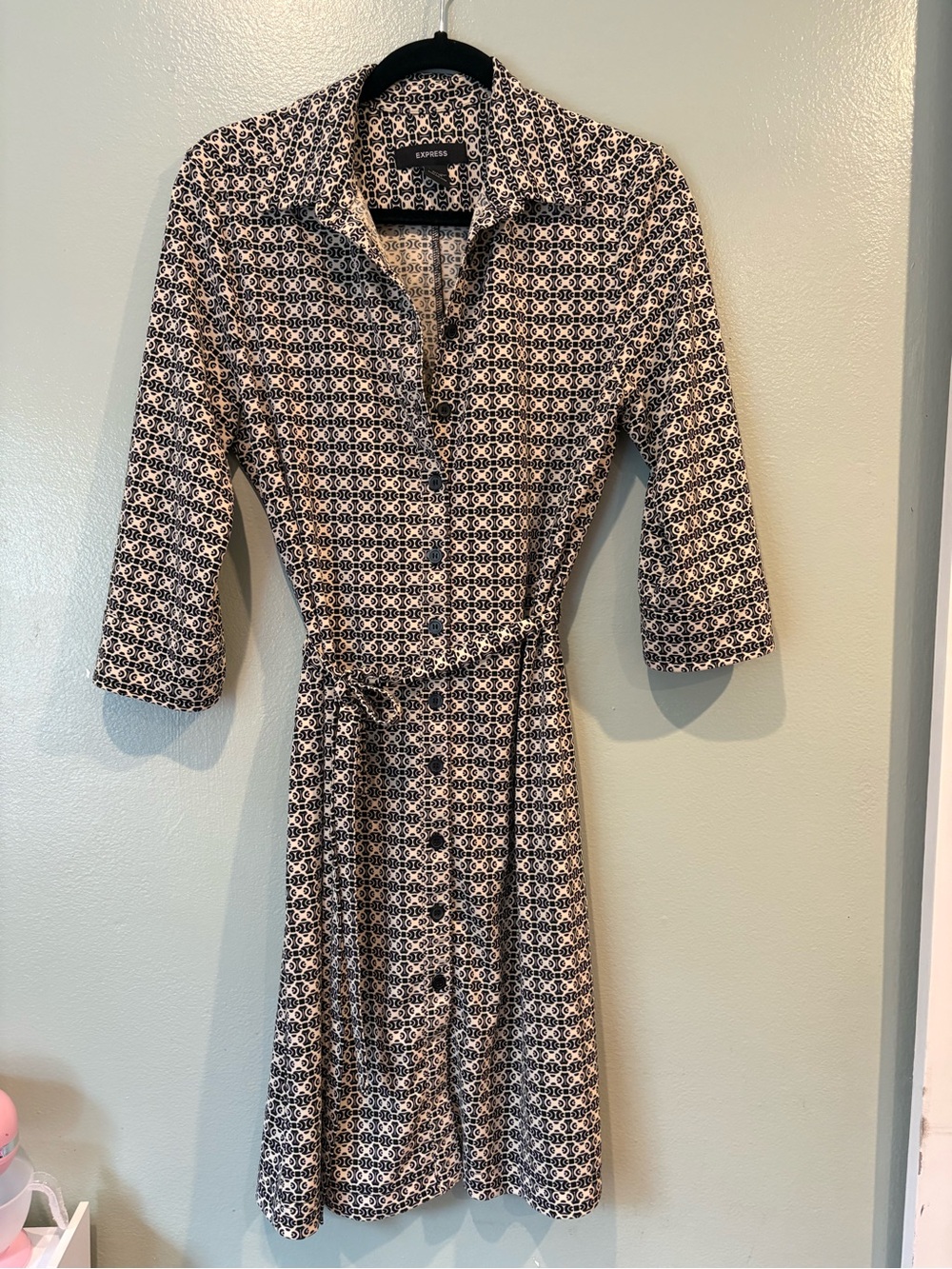 Express Black and Ivory Geometric Midi Shirt Dress with Tie Waist